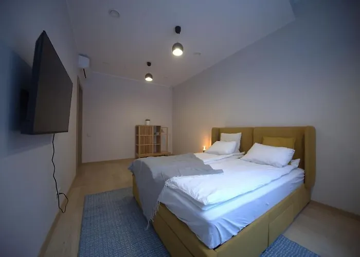 3 Bedroom Apartment In The Old/T
