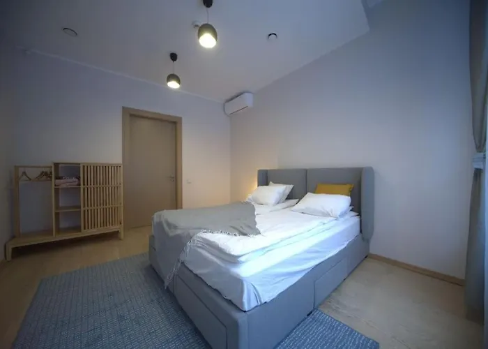 3 Bedroom Apartment In The Old/T